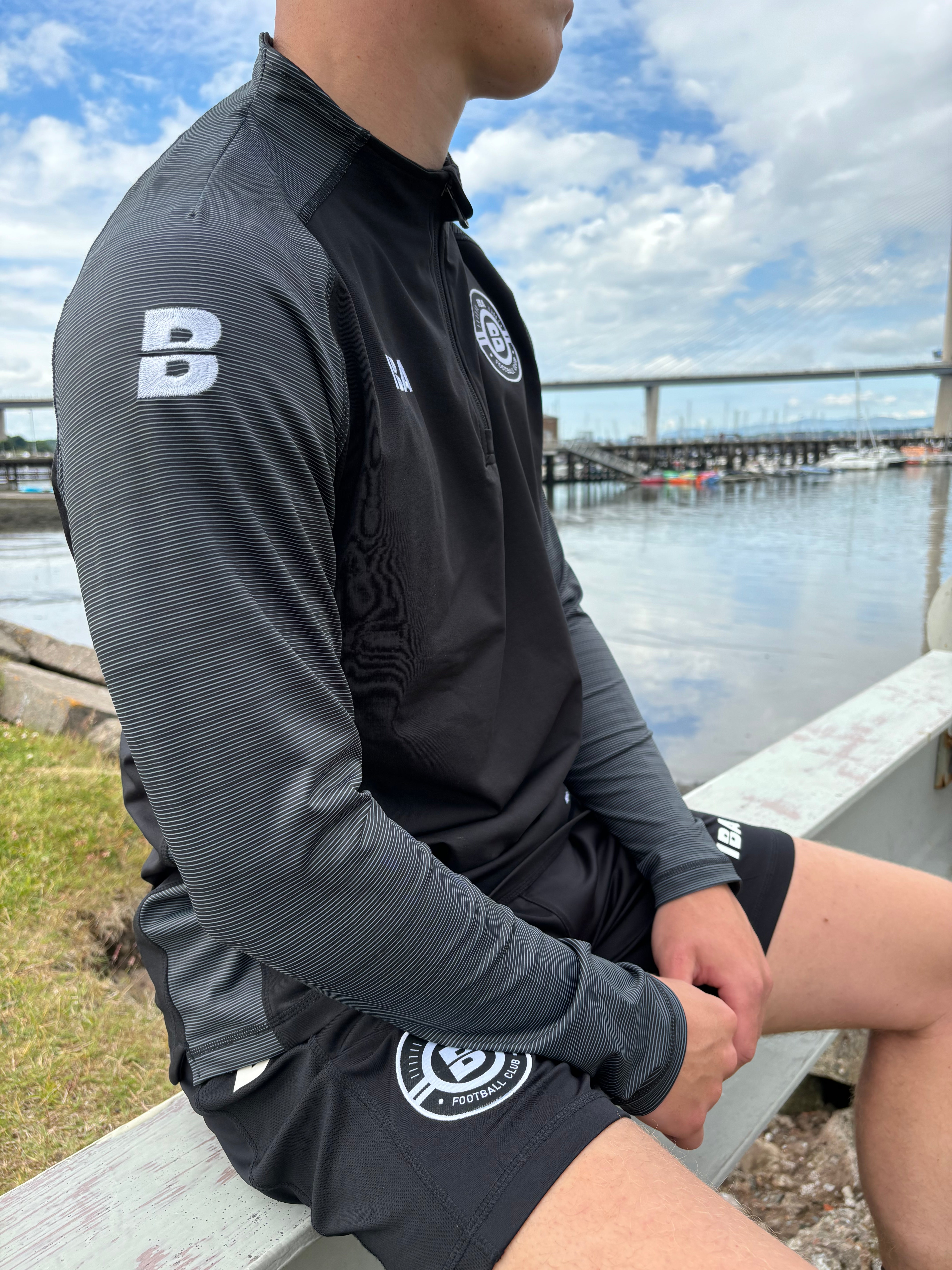 PERFORMANCE QUARTER ZIP TOP BLACK/GRAPHITE