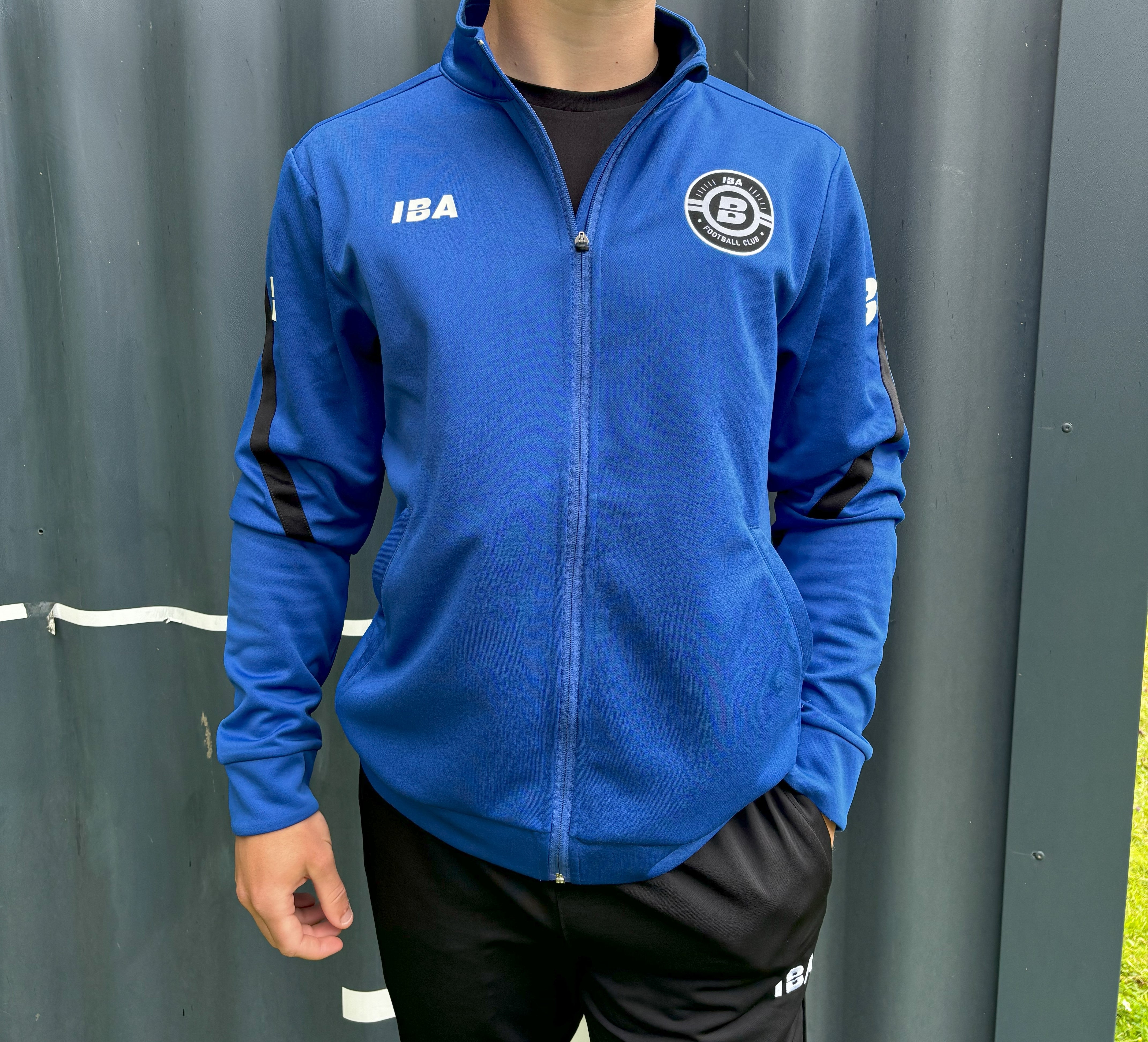 STRIVE FULL ZIP JACKET