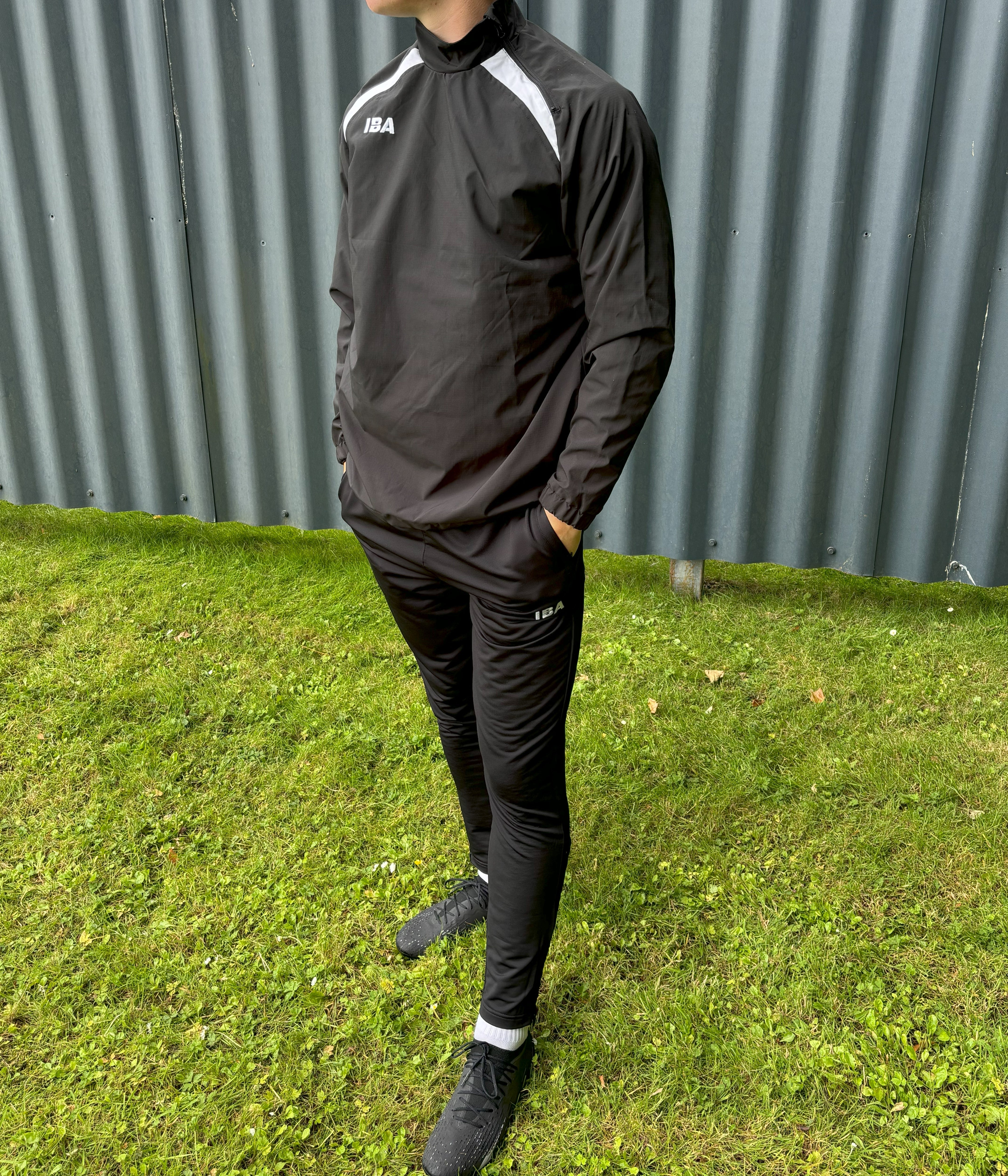 ELEMENTS WINDBREAKER